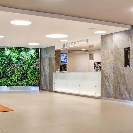 维斯塔贝斯特韦斯特酒店 俄斯特拉发