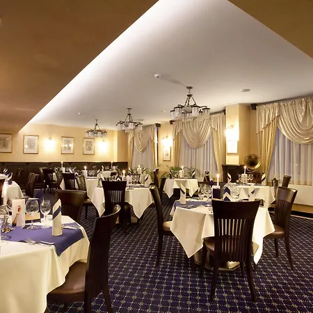 维斯塔贝斯特韦斯特酒店 俄斯特拉发